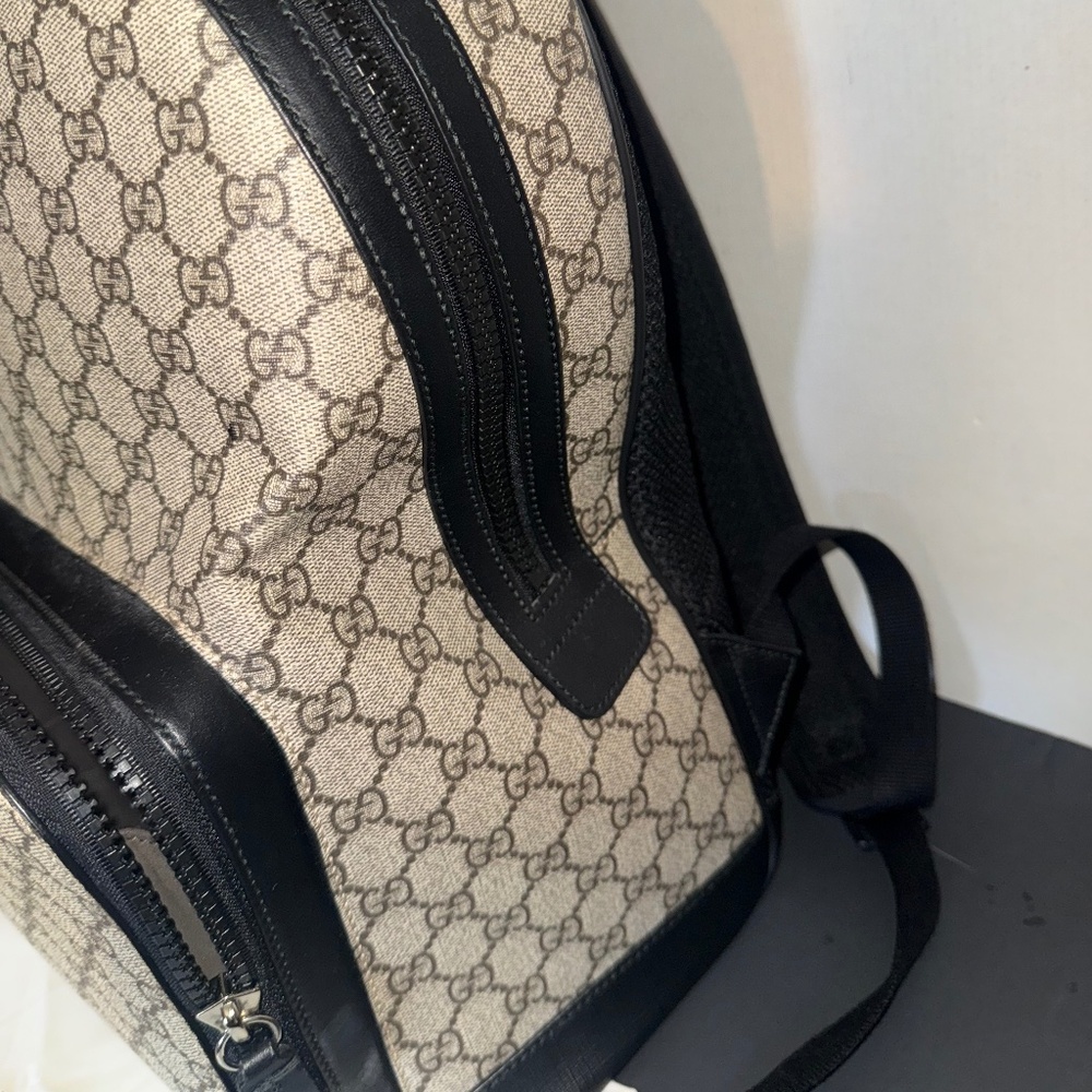 Men's Gucci GG Supreme Large Canvas/Calfskin Exterior Backpack - Picture 6 of 16